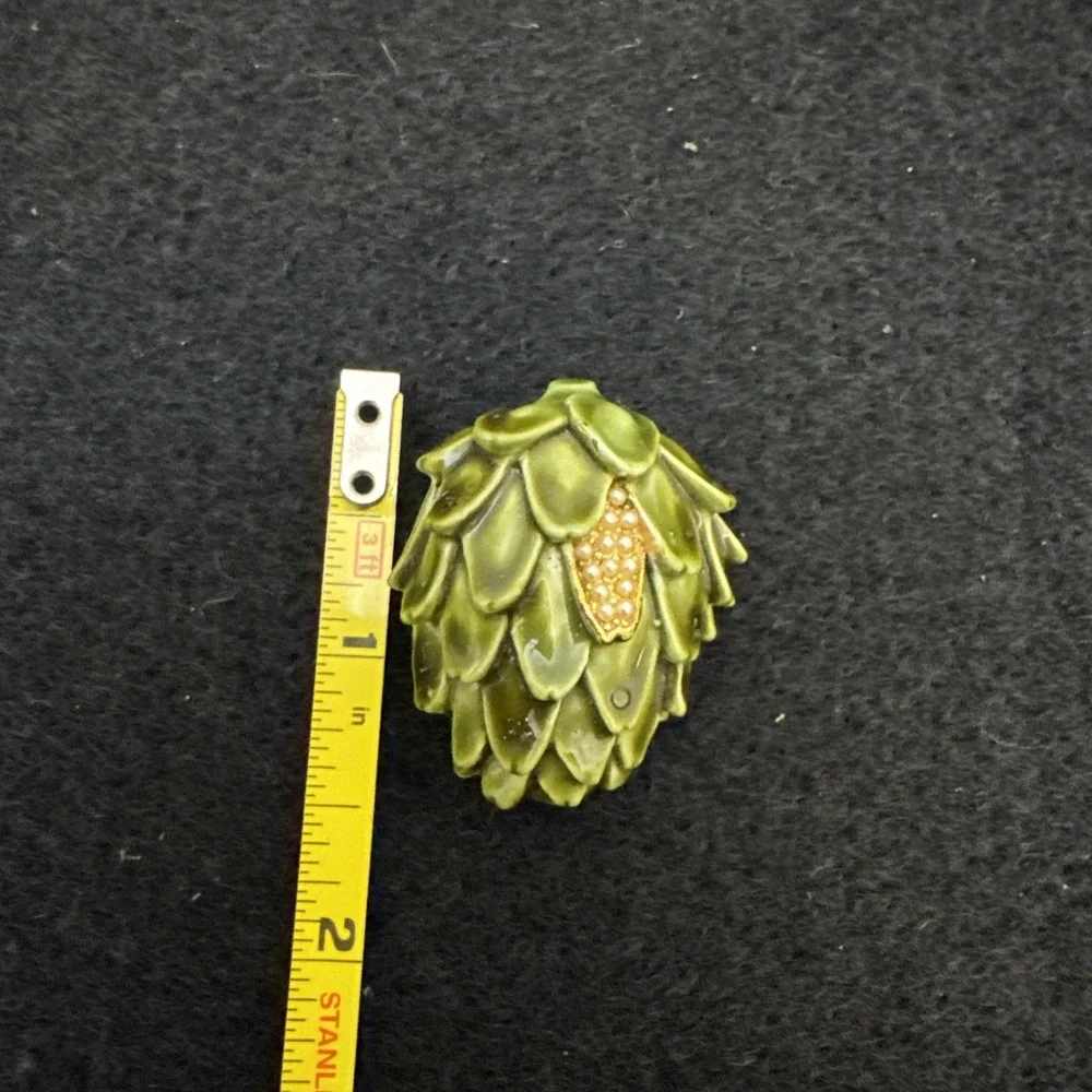 HAR brooch ARTICHOKE enamel pin vintage jewelry seeded pearls Pin 50s Signed